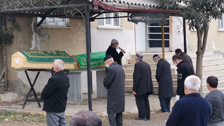 Yaşlı çift aynı gün koronarivüsten hayatını kaybetti