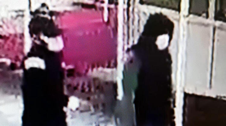 Yaşlı çifti dövüp 20 bin liralık ziynet eşyasını çalan 2 kişi yakalandı!