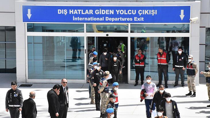 Yılbaşından beri 23 bin 853 düzensiz göçmen sınır dışı edildi