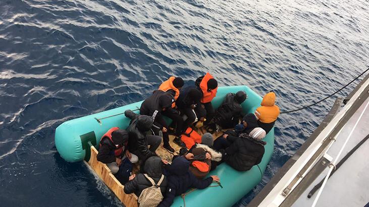 Yunan askeri 64 kaçak göçmeni ölüme terk etti