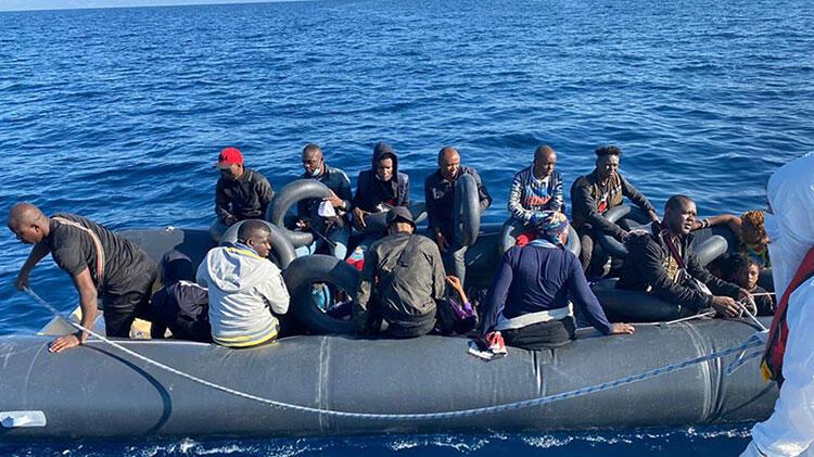 Yunanistan'ın ölüme gönderdiği göçmenler kurtarıldı