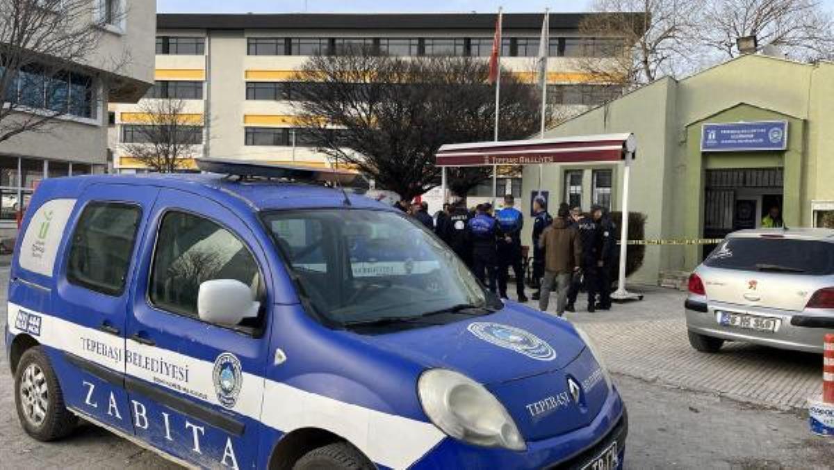 ZABITA MEMURU, MESAİ ARKADAŞINI SİLAHLA YARALADI