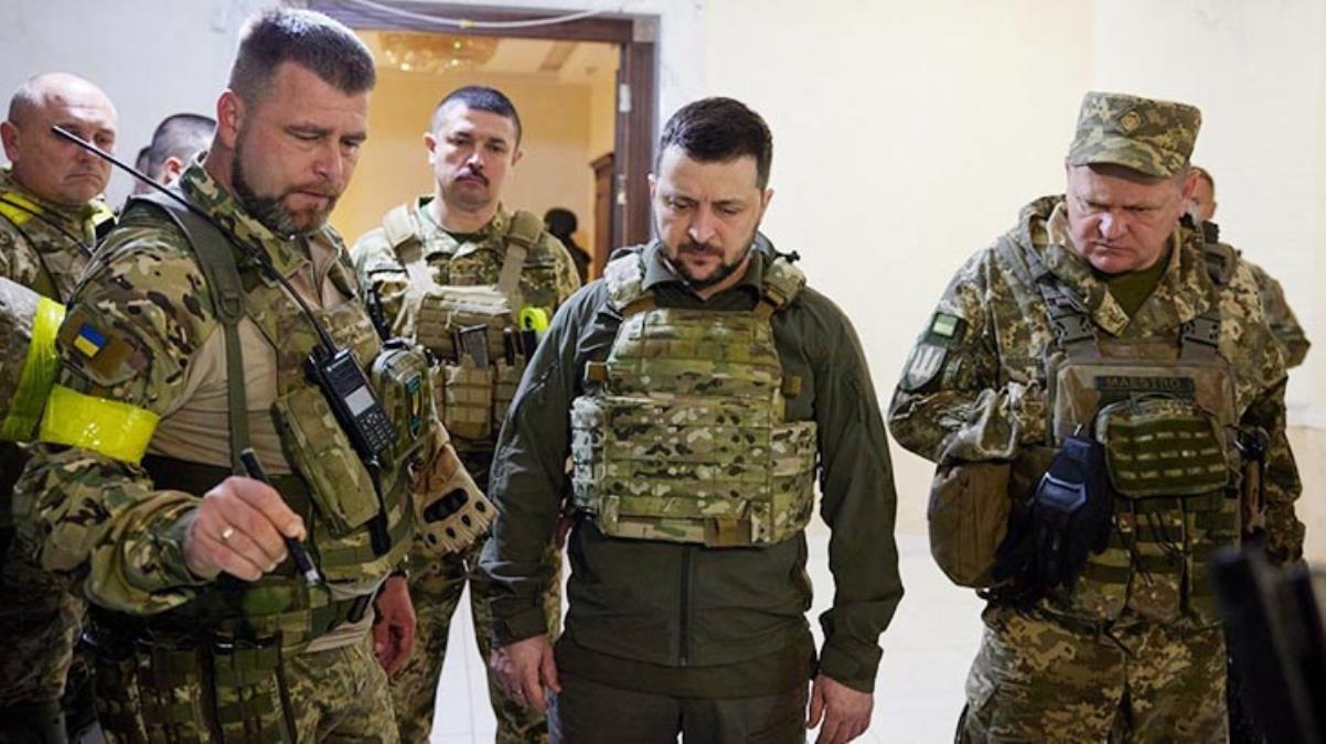 Zelenski, savaşından başından beri ilk kez Kiev dışına çıktı! İlk işi Harkov sorumlusunu kovmak oldu - Haberler